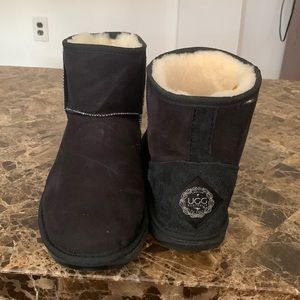 Size 11 female Ugg